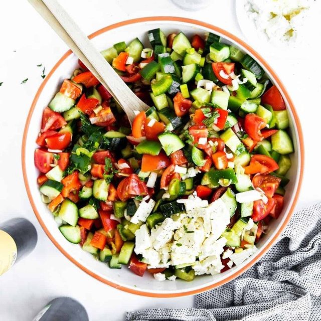 Beyaz Peynirli Çoban Salatası